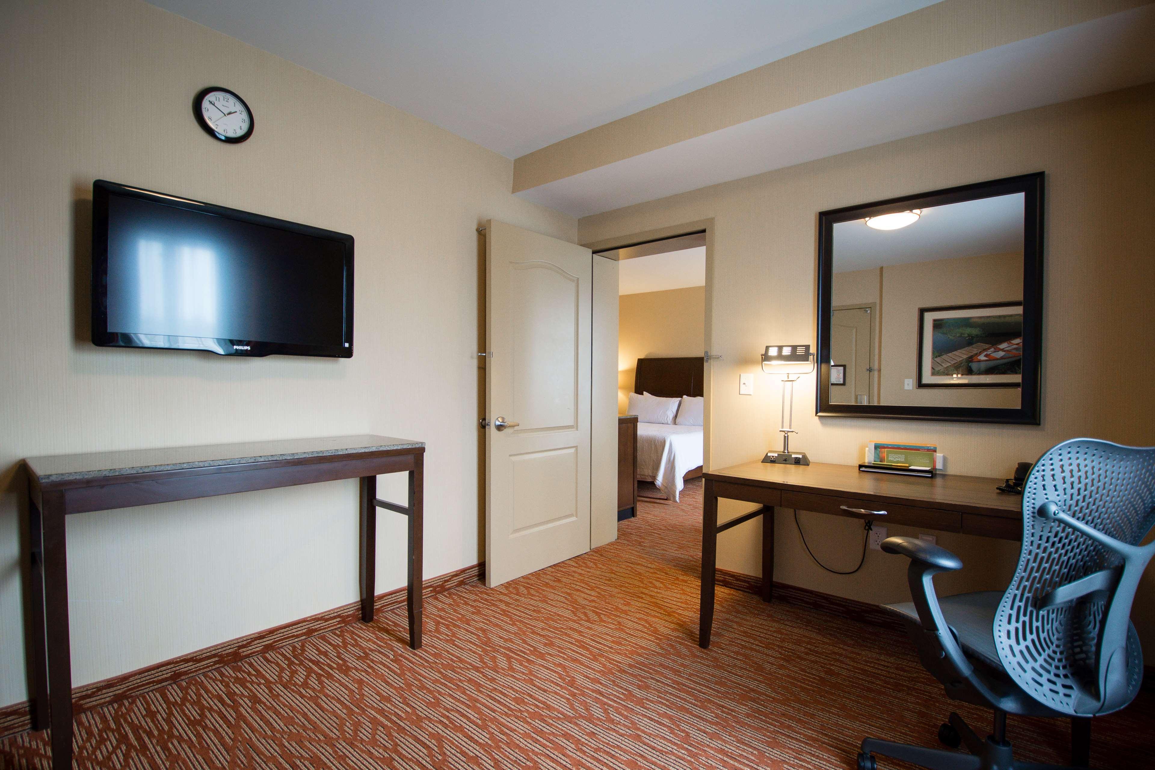 Hilton Garden Inn Γουοτερτάουν Εξωτερικό φωτογραφία