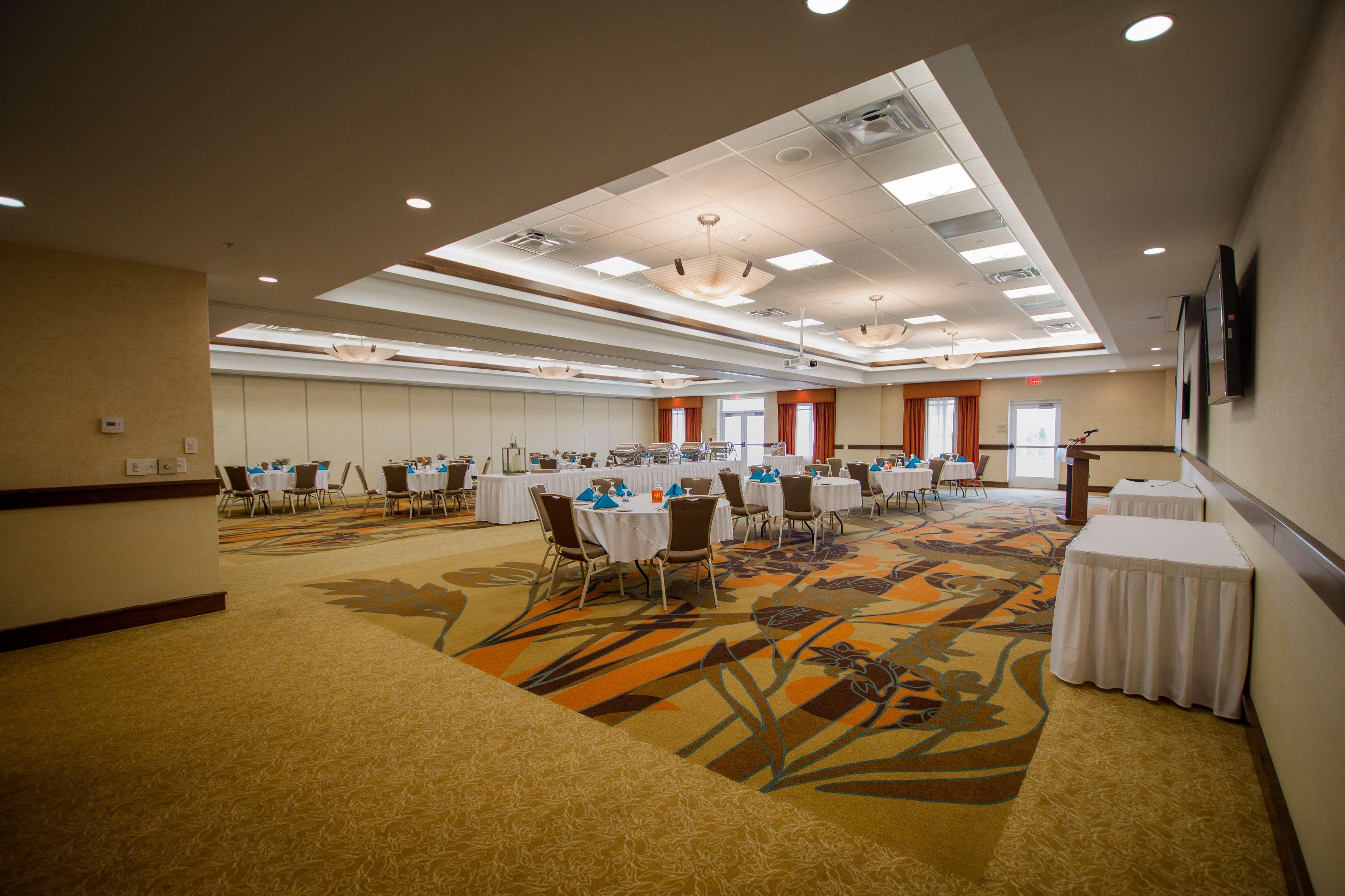 Hilton Garden Inn Γουοτερτάουν Εξωτερικό φωτογραφία