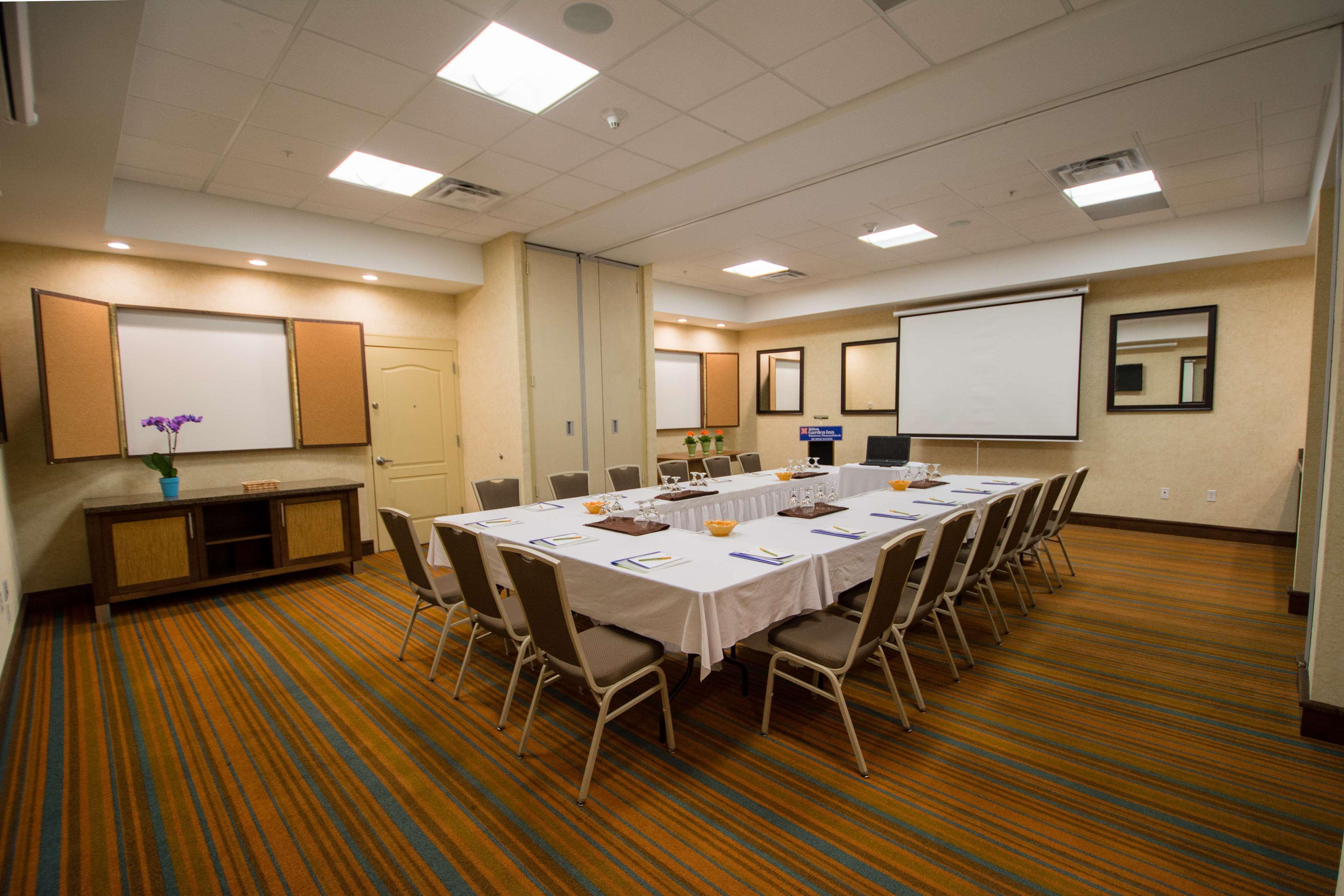 Hilton Garden Inn Γουοτερτάουν Εξωτερικό φωτογραφία