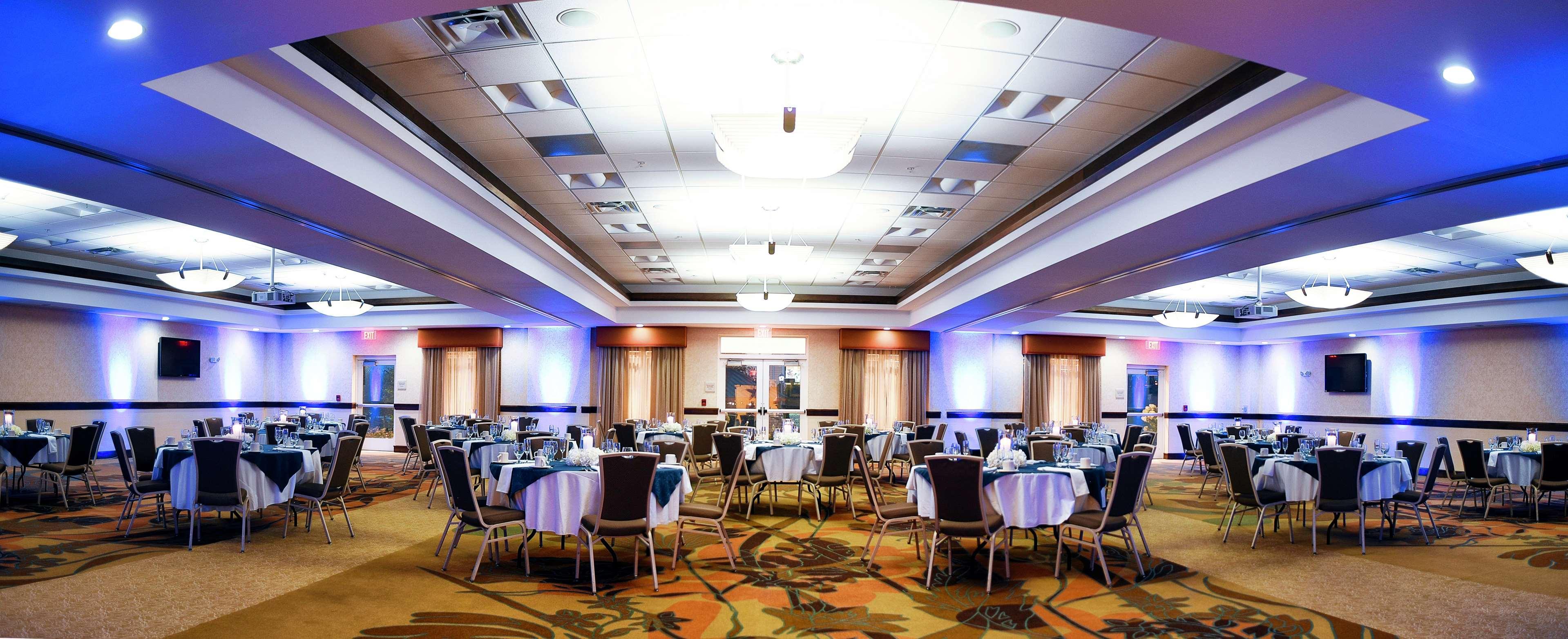 Hilton Garden Inn Γουοτερτάουν Εξωτερικό φωτογραφία