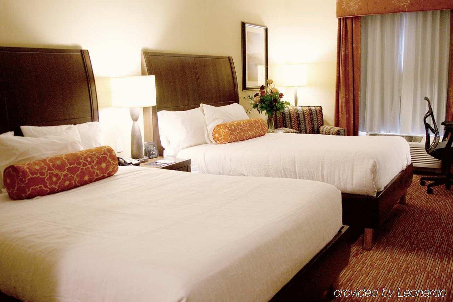 Hilton Garden Inn Γουοτερτάουν Δωμάτιο φωτογραφία